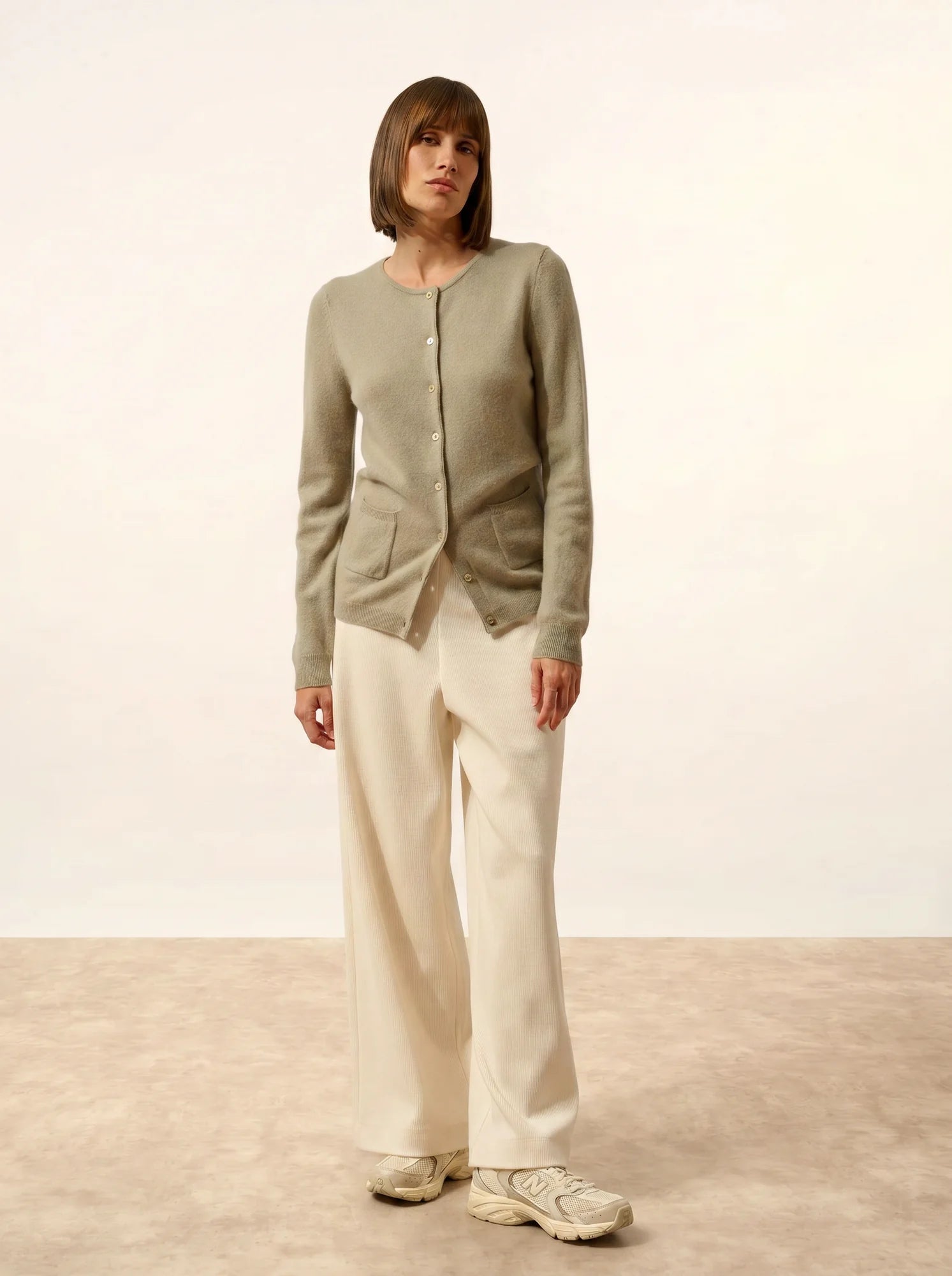 KATHARINE strickjacke rundhalsausschnitt oliv