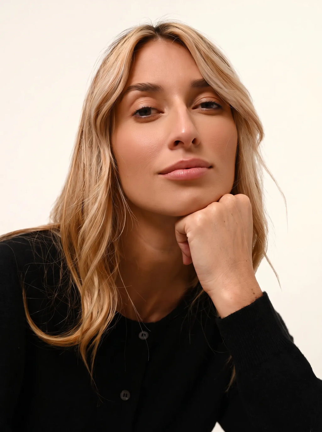 KATHARINE strickjacke rundhalsausschnitt schwarz
