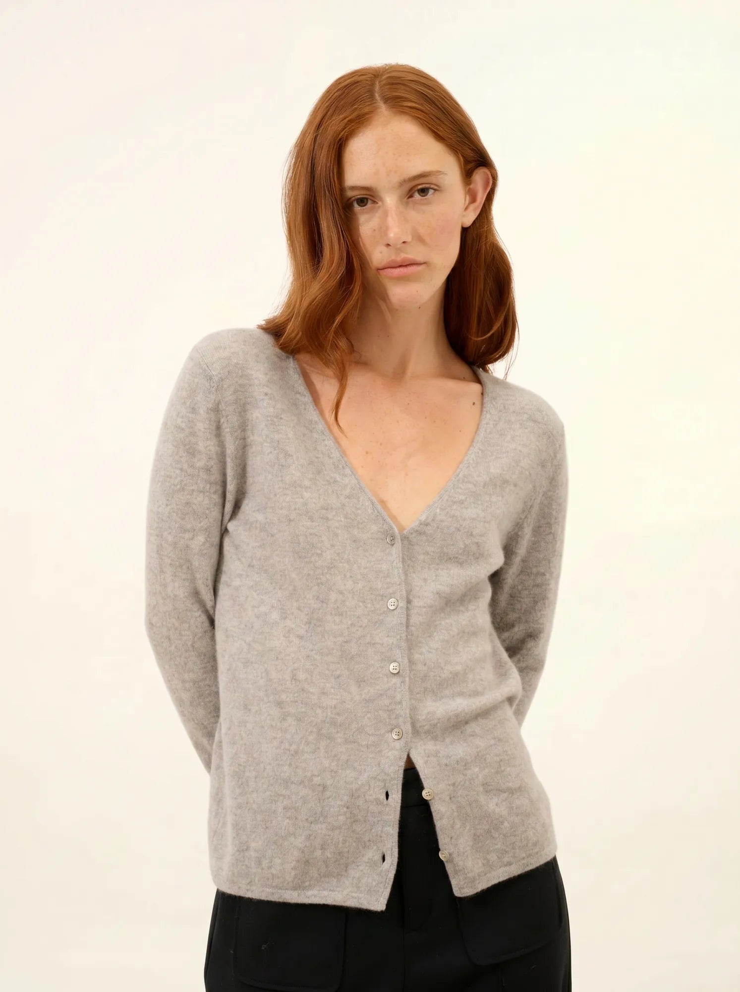NORMA strickjacke v-ausschnitt wolke meliert