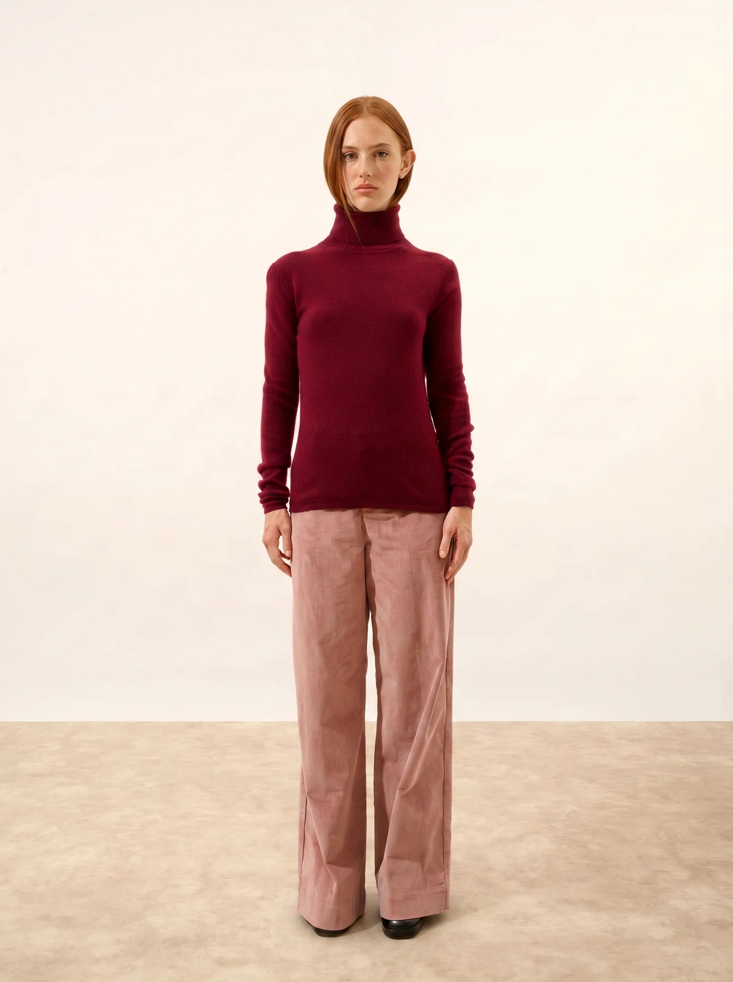 AVA pull col roulé bordeaux