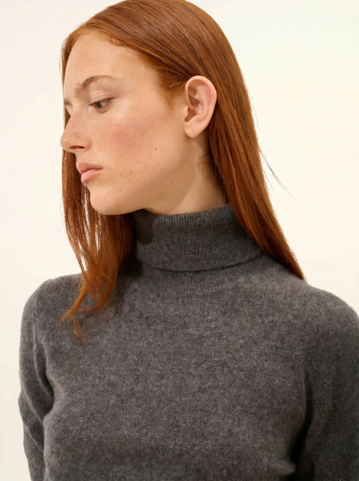 AVA pull col roulé anthracite chiné