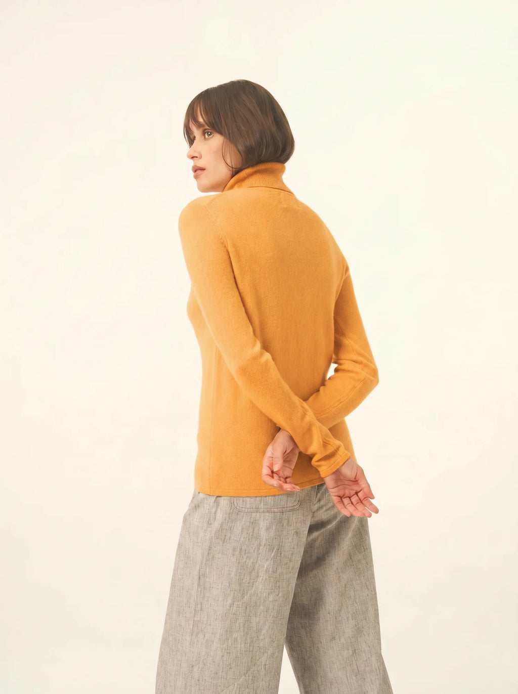 AVA pullover rollkragen curcuma