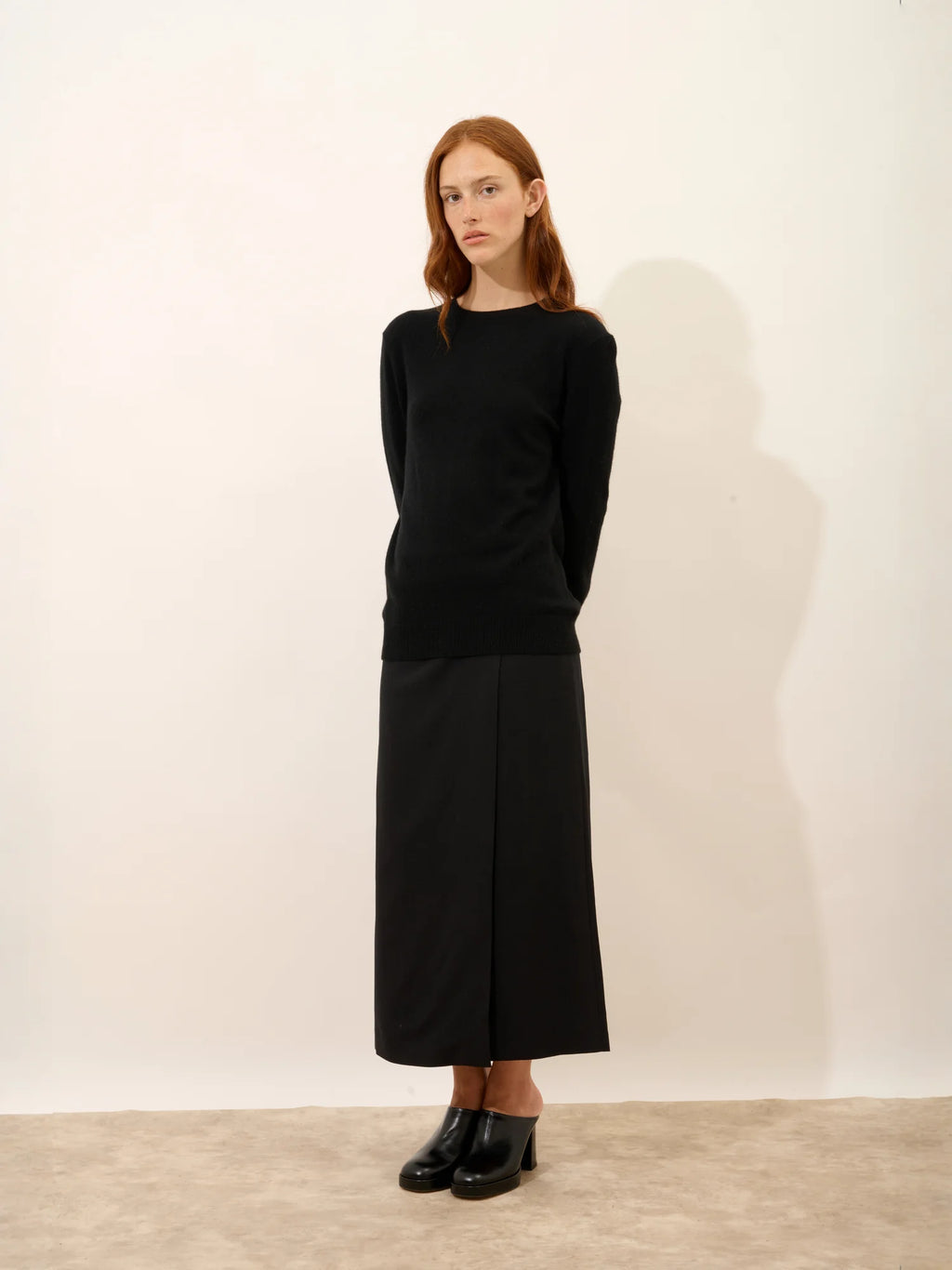 JANICE pullover rundhalsausschnitt geknöpft hinten schwarz