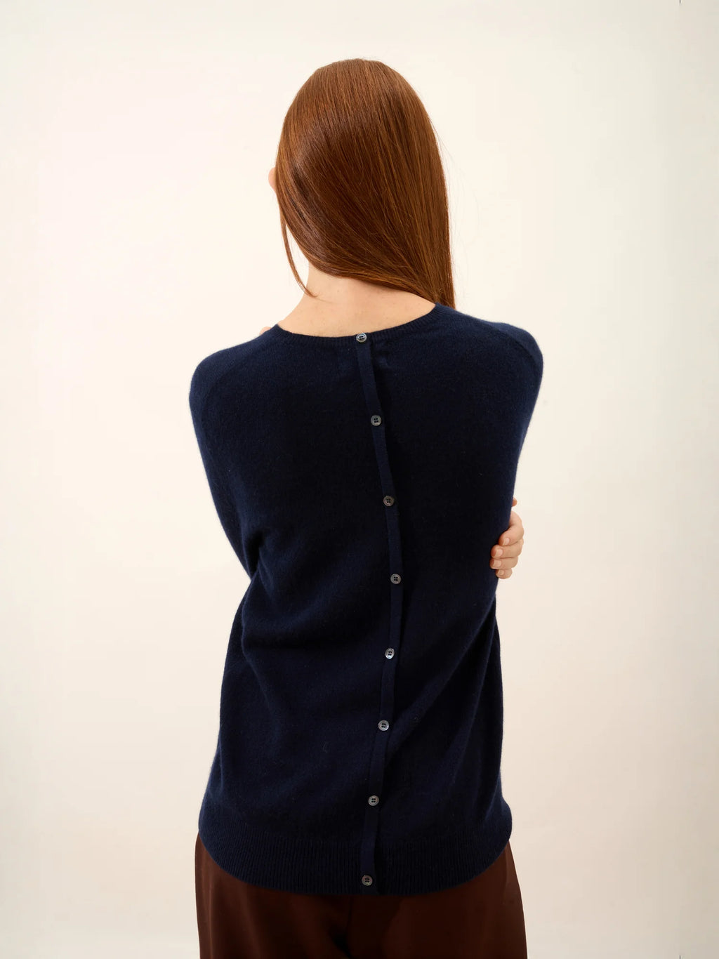 JANICE pull col rond boutonné dos bleu marine