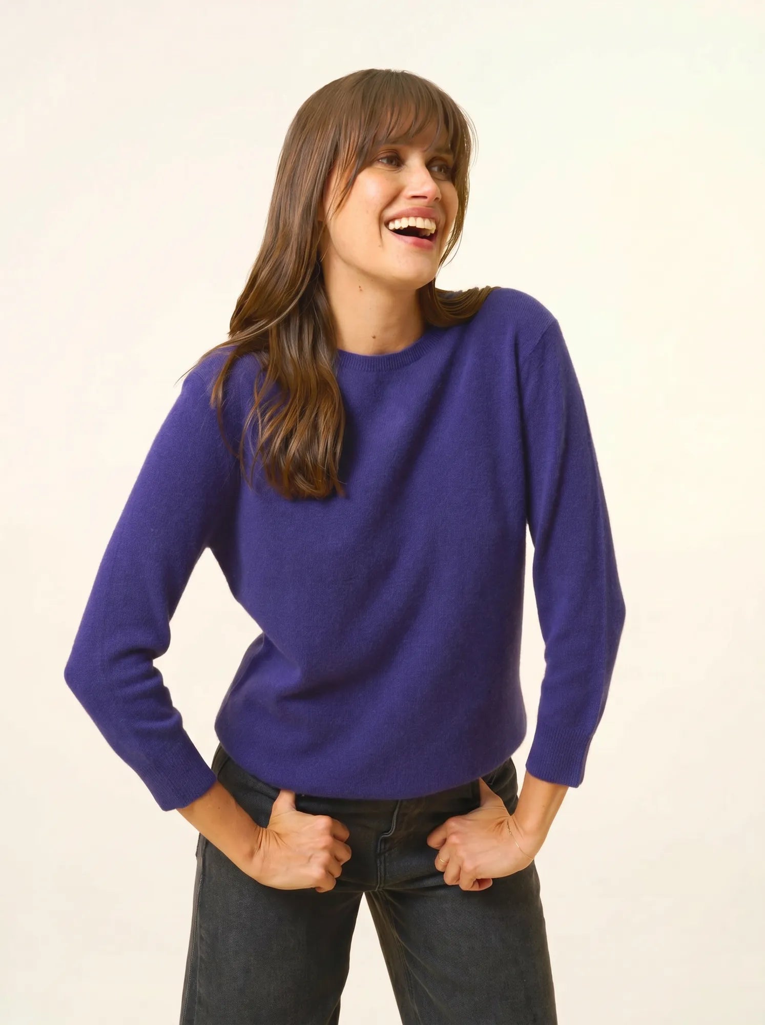 JANICE pullover rundhalsausschnitt geknöpft hinten violett