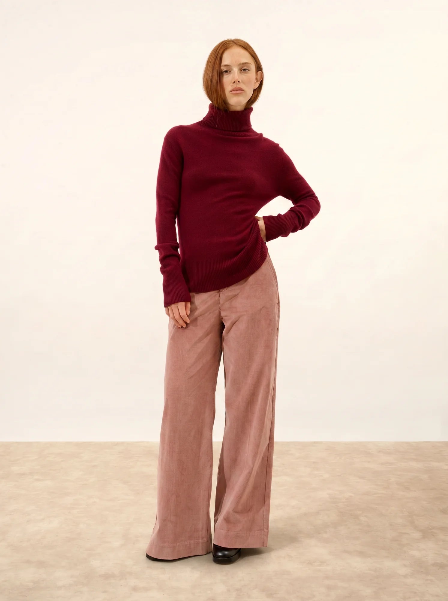 LEXIE pull col roulé bordeaux