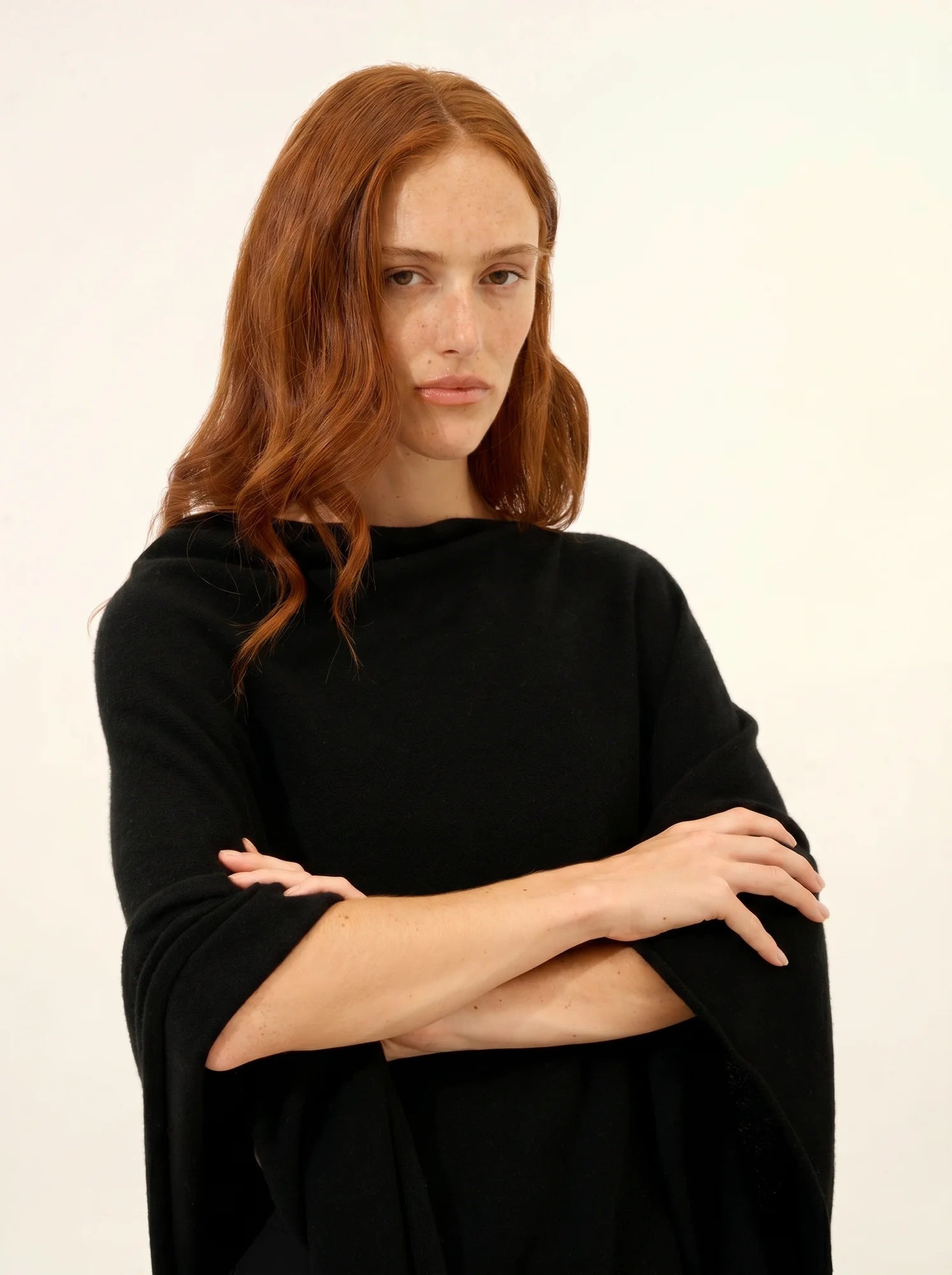 MEREDITH poncho noir