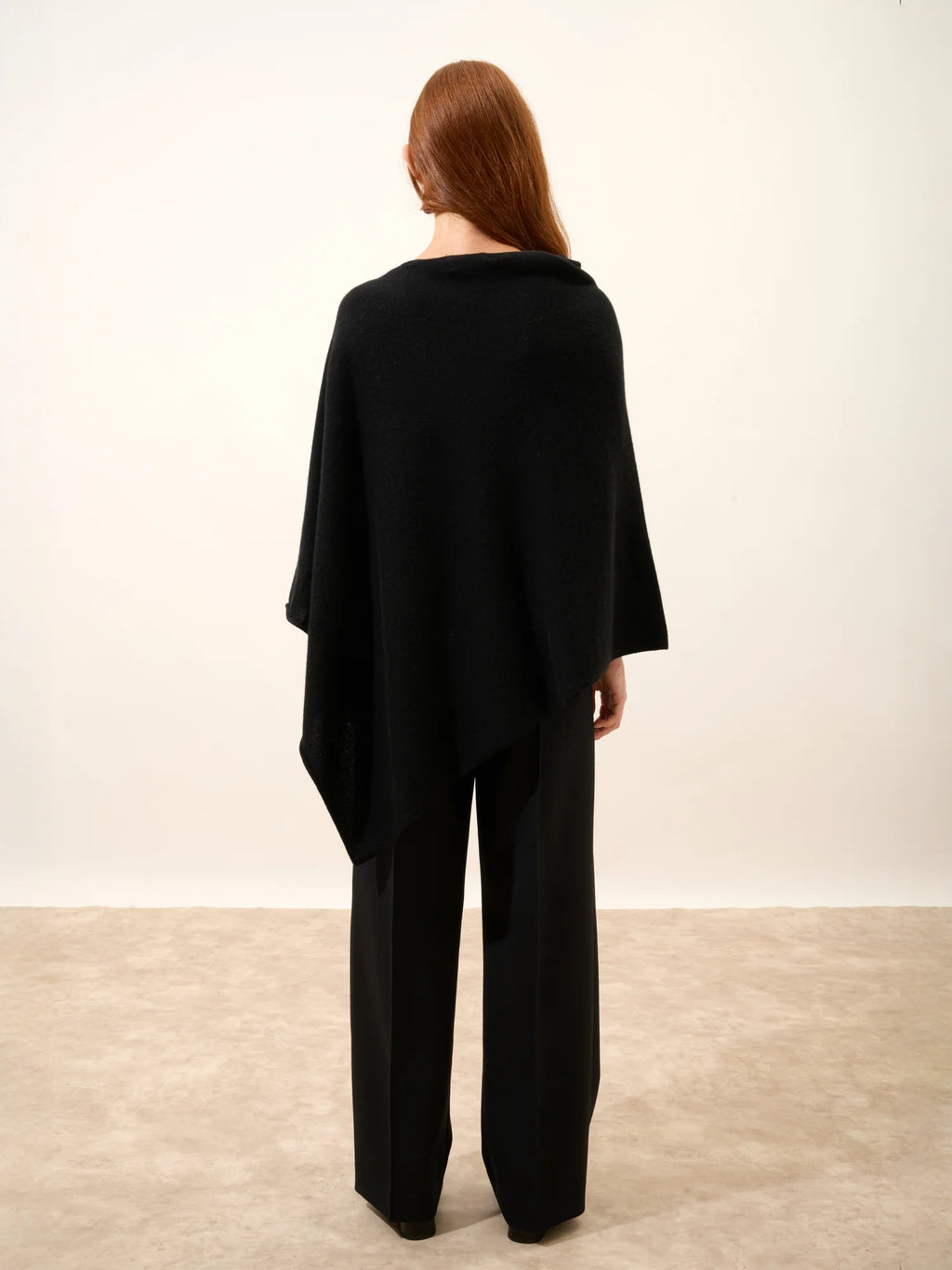 MEREDITH poncho schwarz