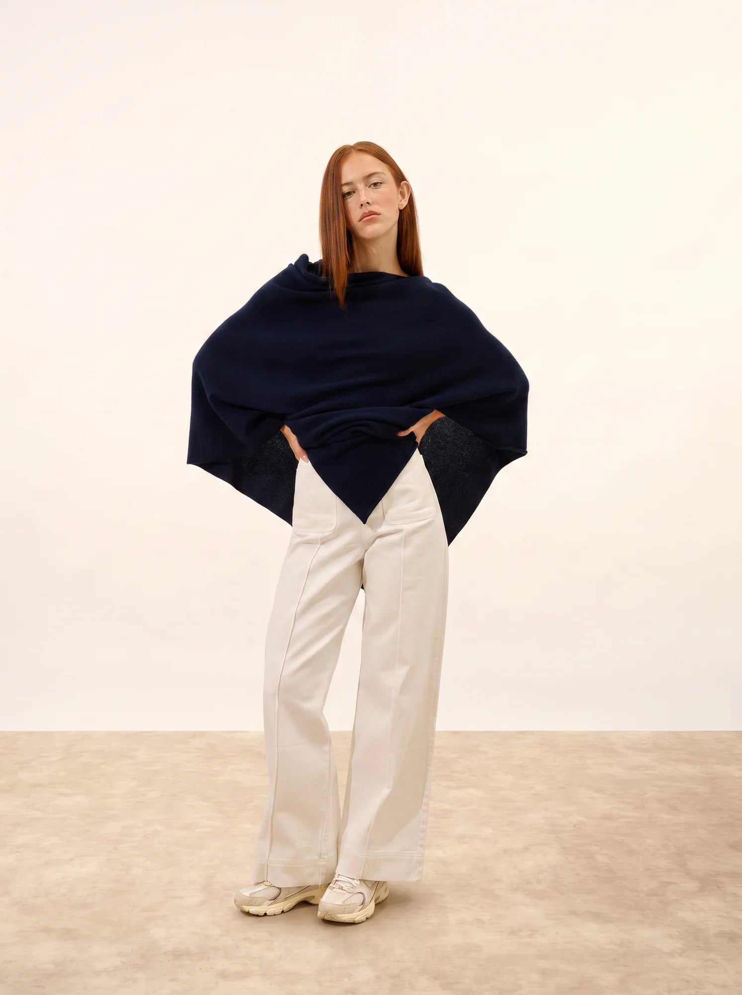 MEREDITH poncho bleu marine