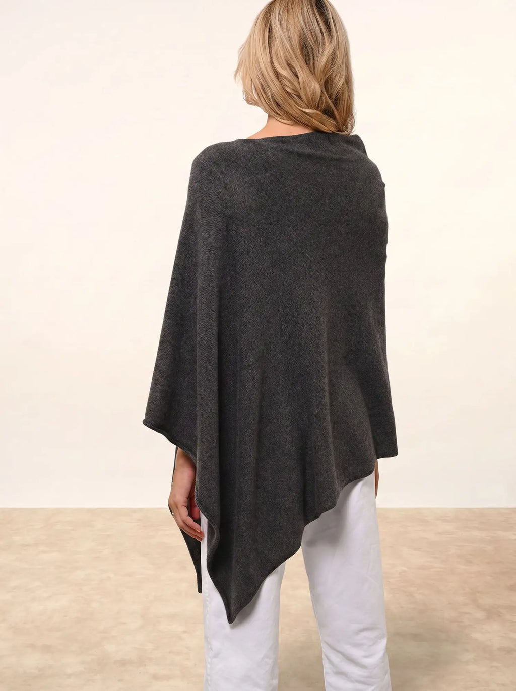 MEREDITH poncho anthrazit meliert