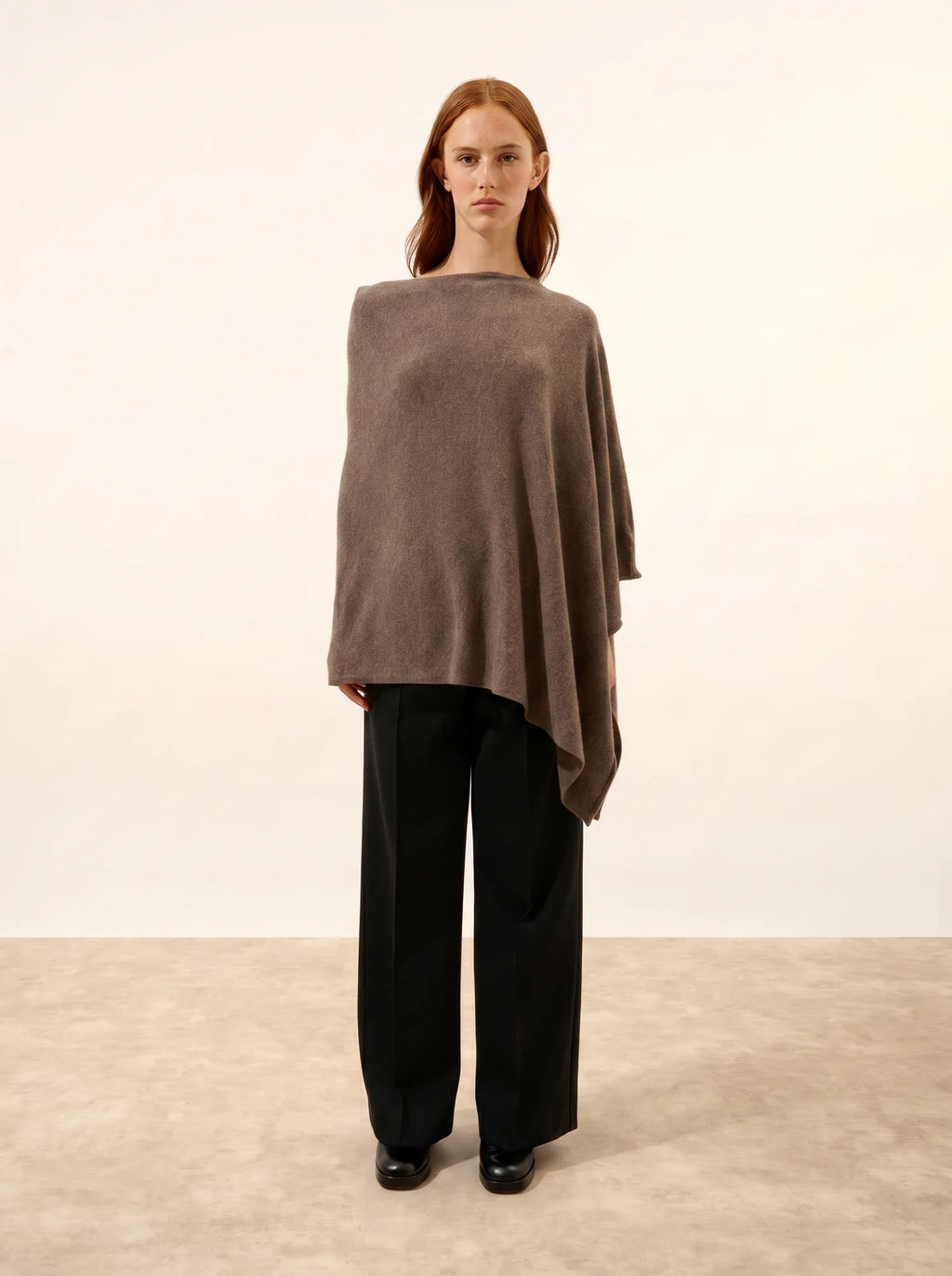 MEREDITH poncho taupe meliert