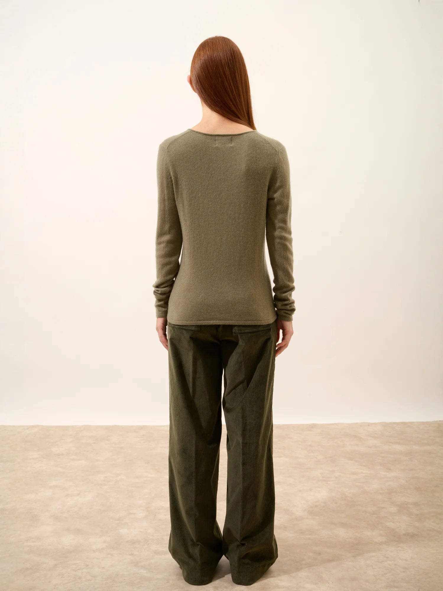 JOAN pullover v-ausschnitt army