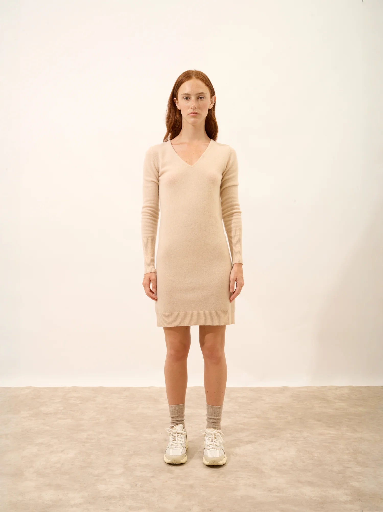TRACY kleid v-ausschnitt sand