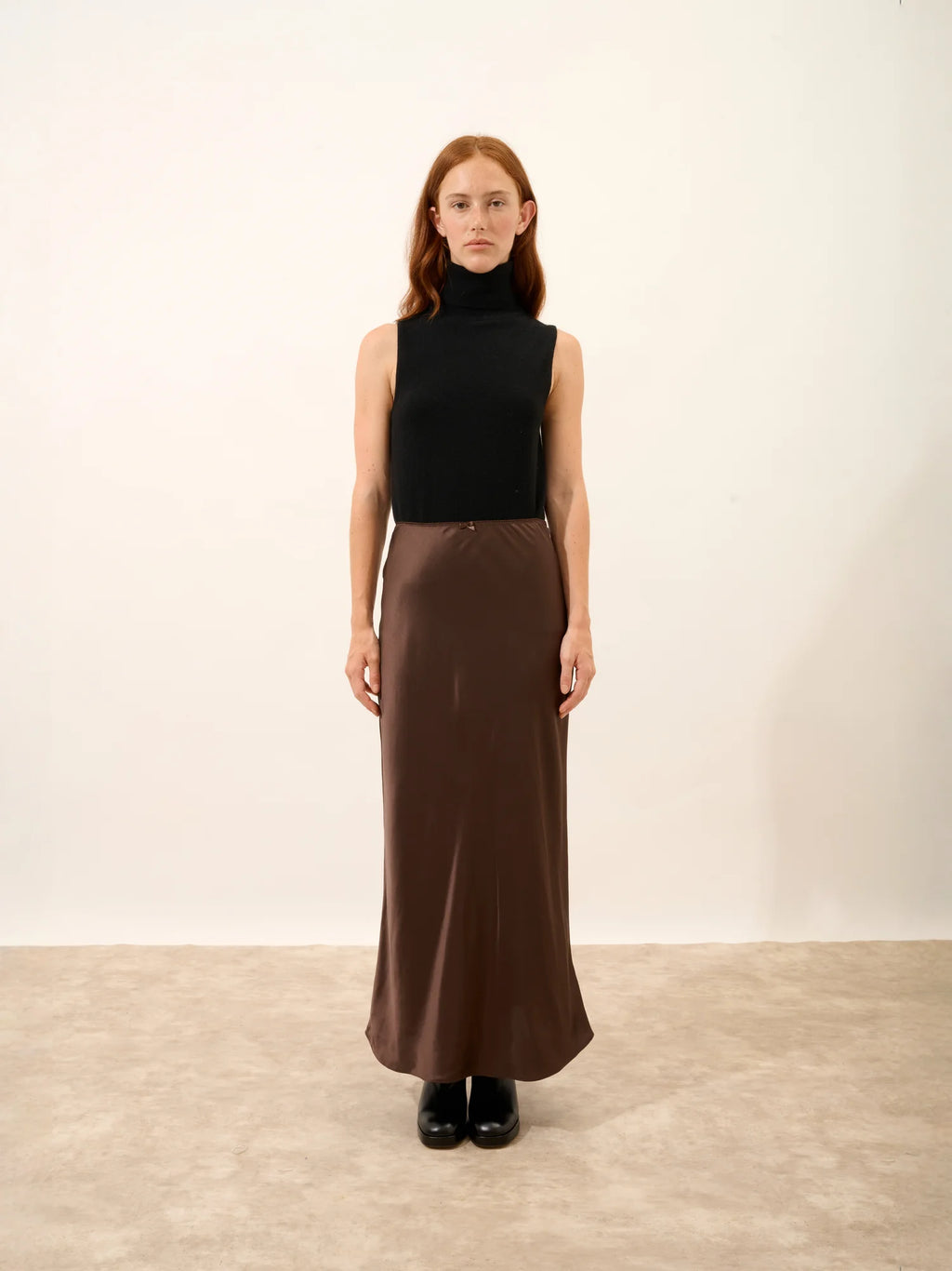 VIOLET pull col roulé sans manches noir