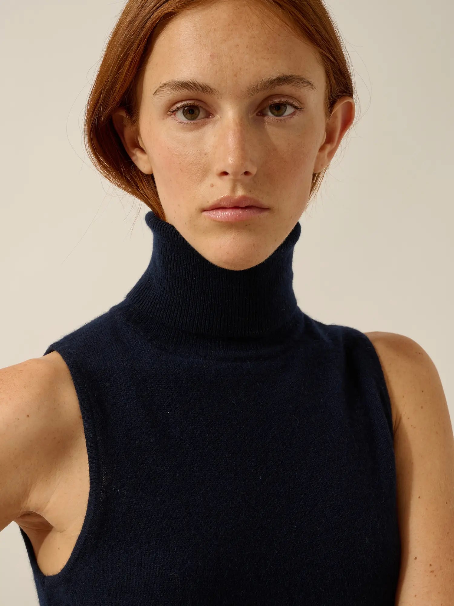 VIOLET pullover rollkragen ärmellos marineblau