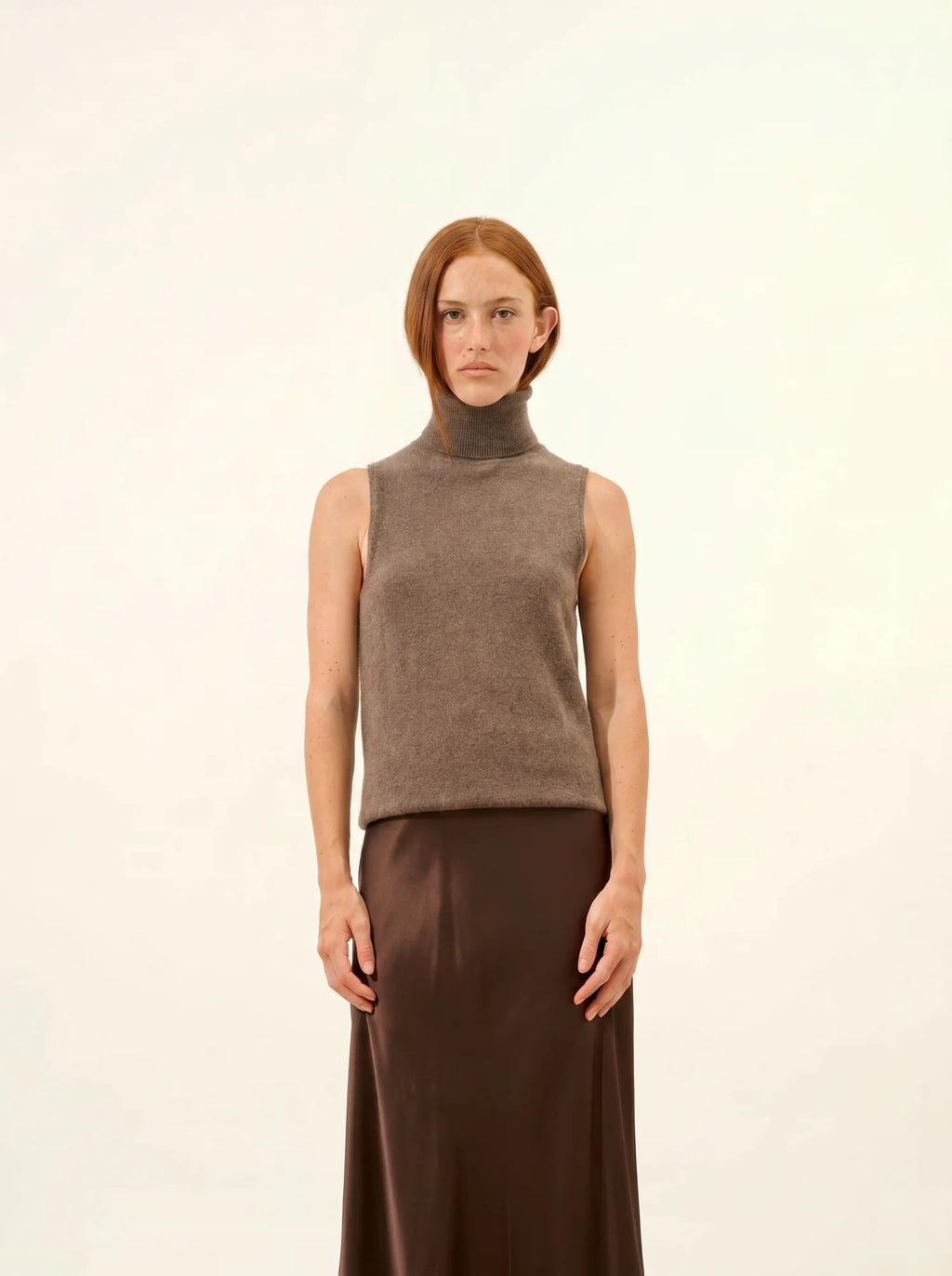 VIOLET pullover rollkragen ärmellos taupe meliert