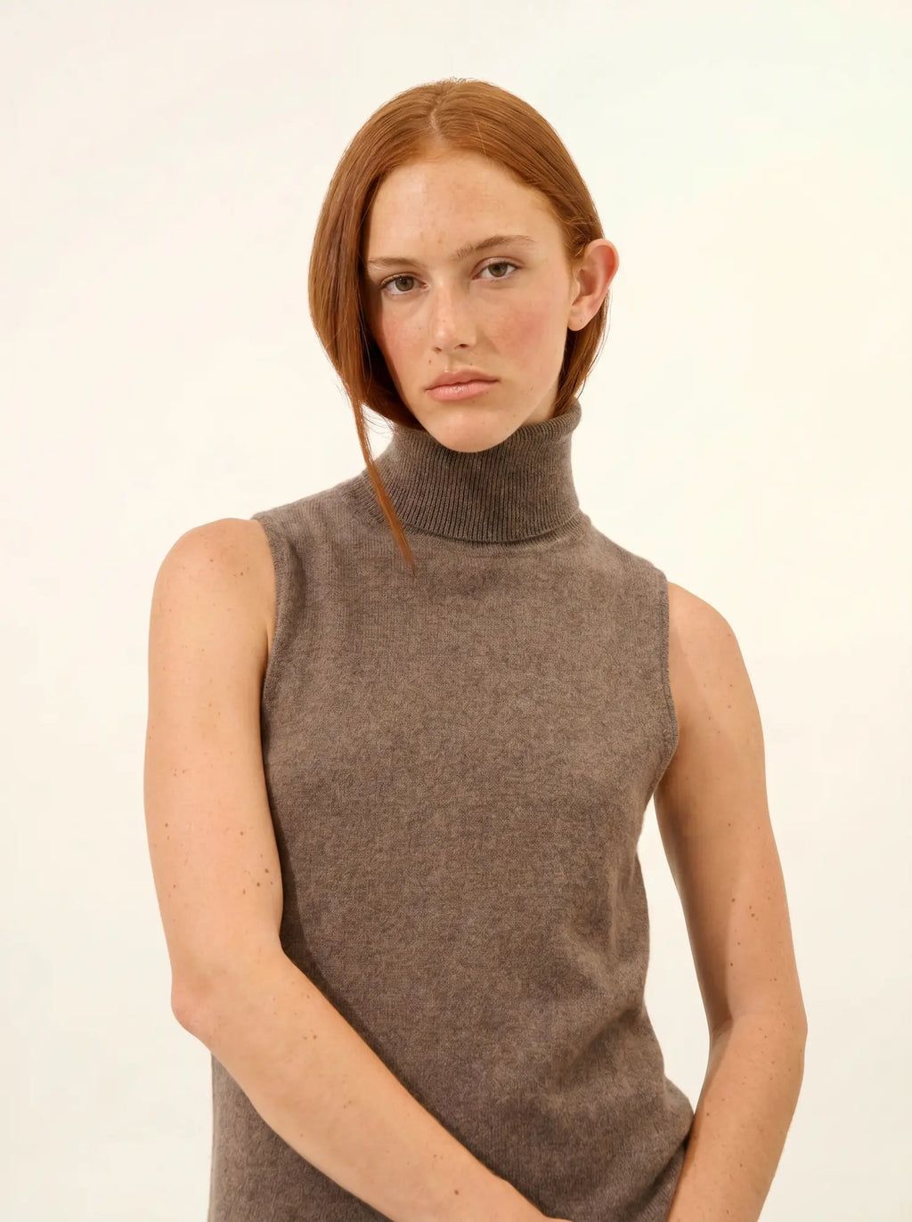 VIOLET pullover rollkragen ärmellos taupe meliert