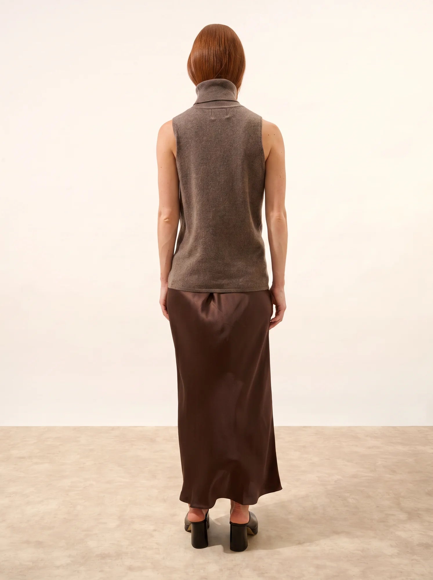 VIOLET pullover rollkragen ärmellos taupe meliert