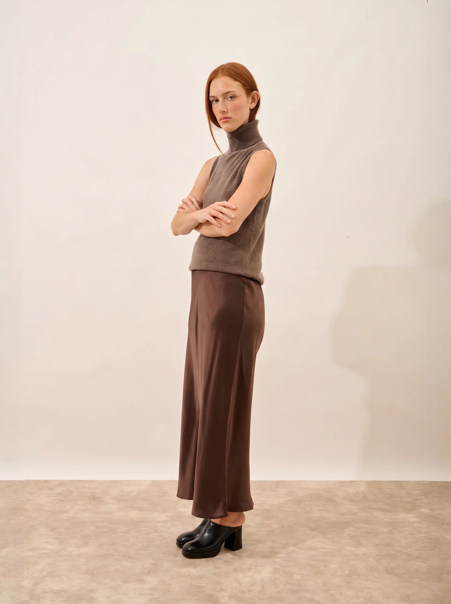 VIOLET pullover rollkragen ärmellos taupe meliert