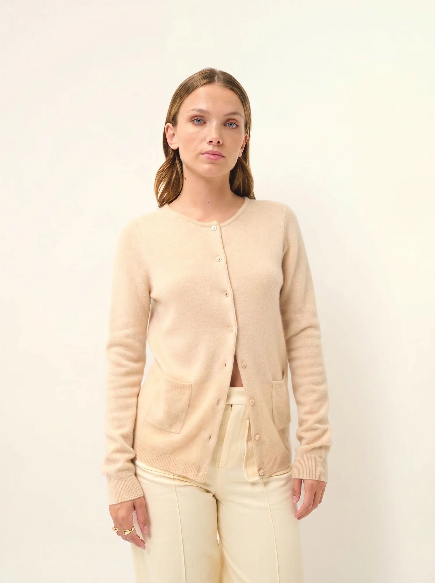 KATHARINE strickjacke rundhalsausschnitt sand