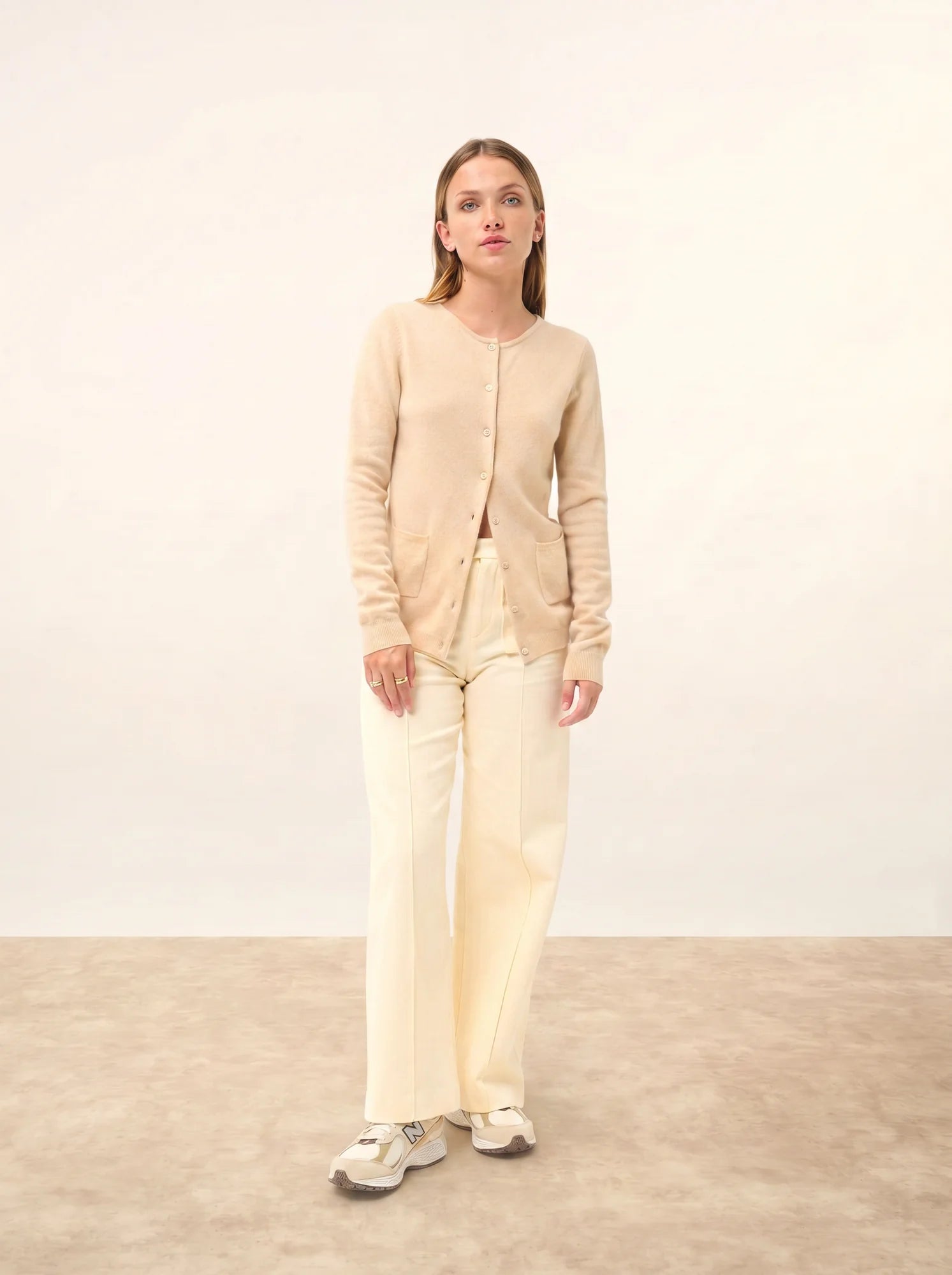 KATHARINE strickjacke rundhalsausschnitt sand