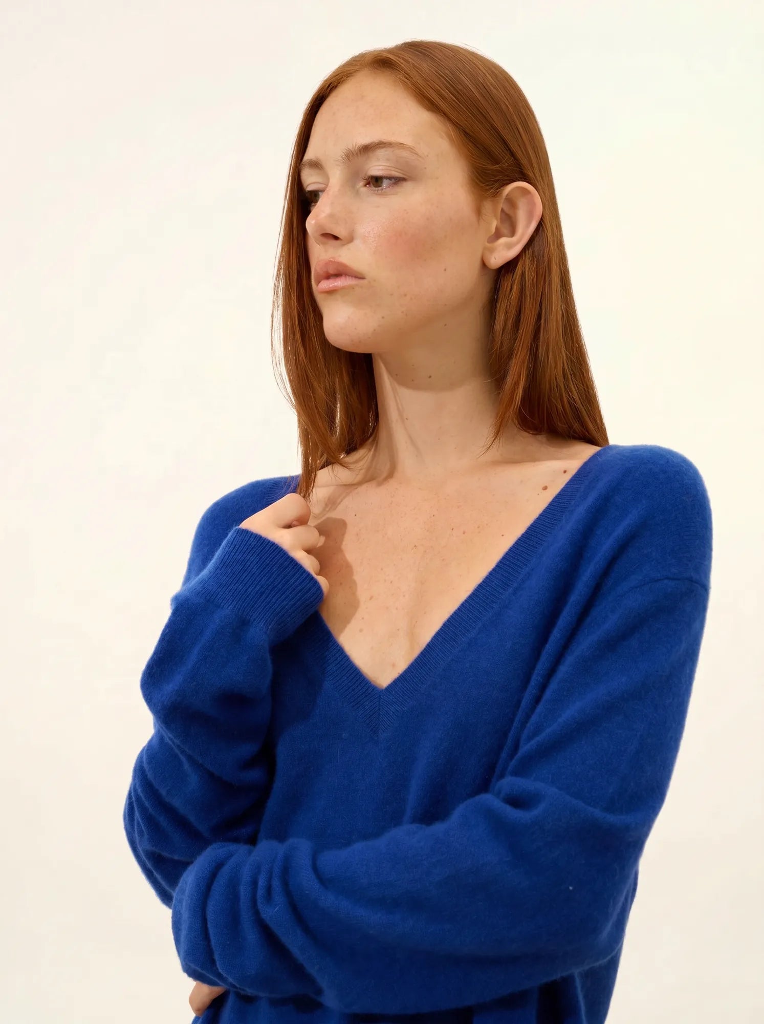 OPAL pullover v-ausschnitt vorne und hinten ultramarin