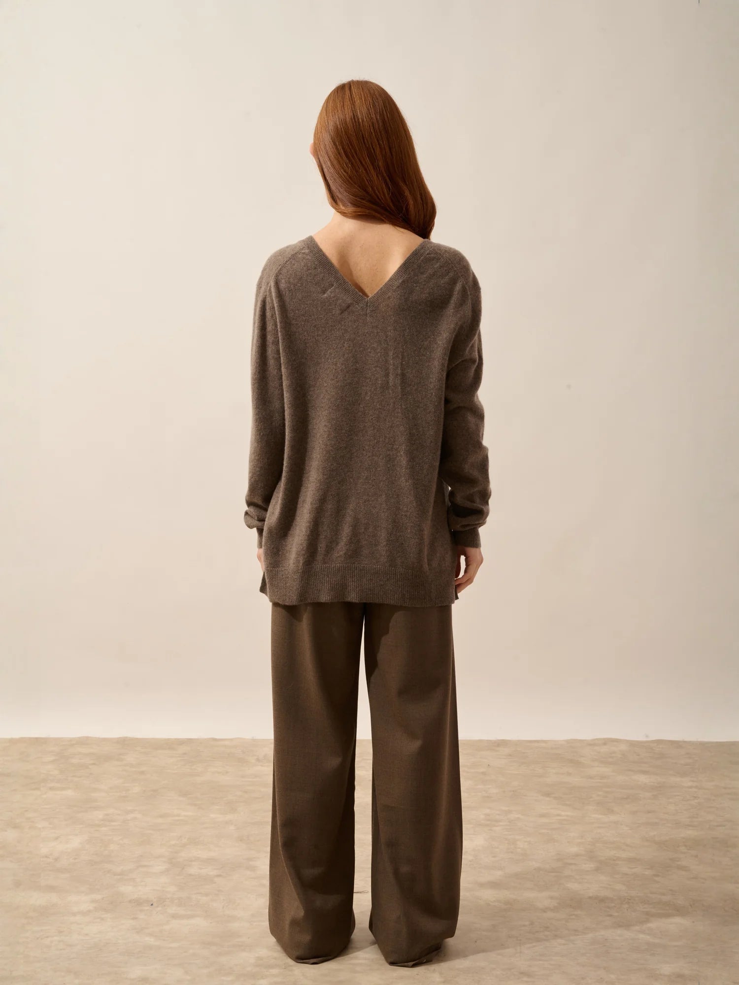 OPAL pullover v-ausschnitt vorne und hinten taupe meliert