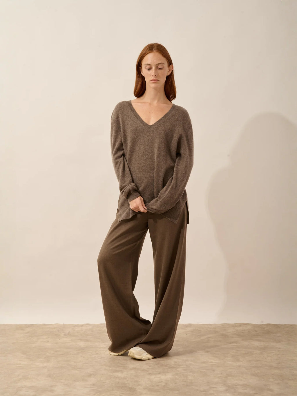OPAL pullover v-ausschnitt vorne und hinten taupe meliert