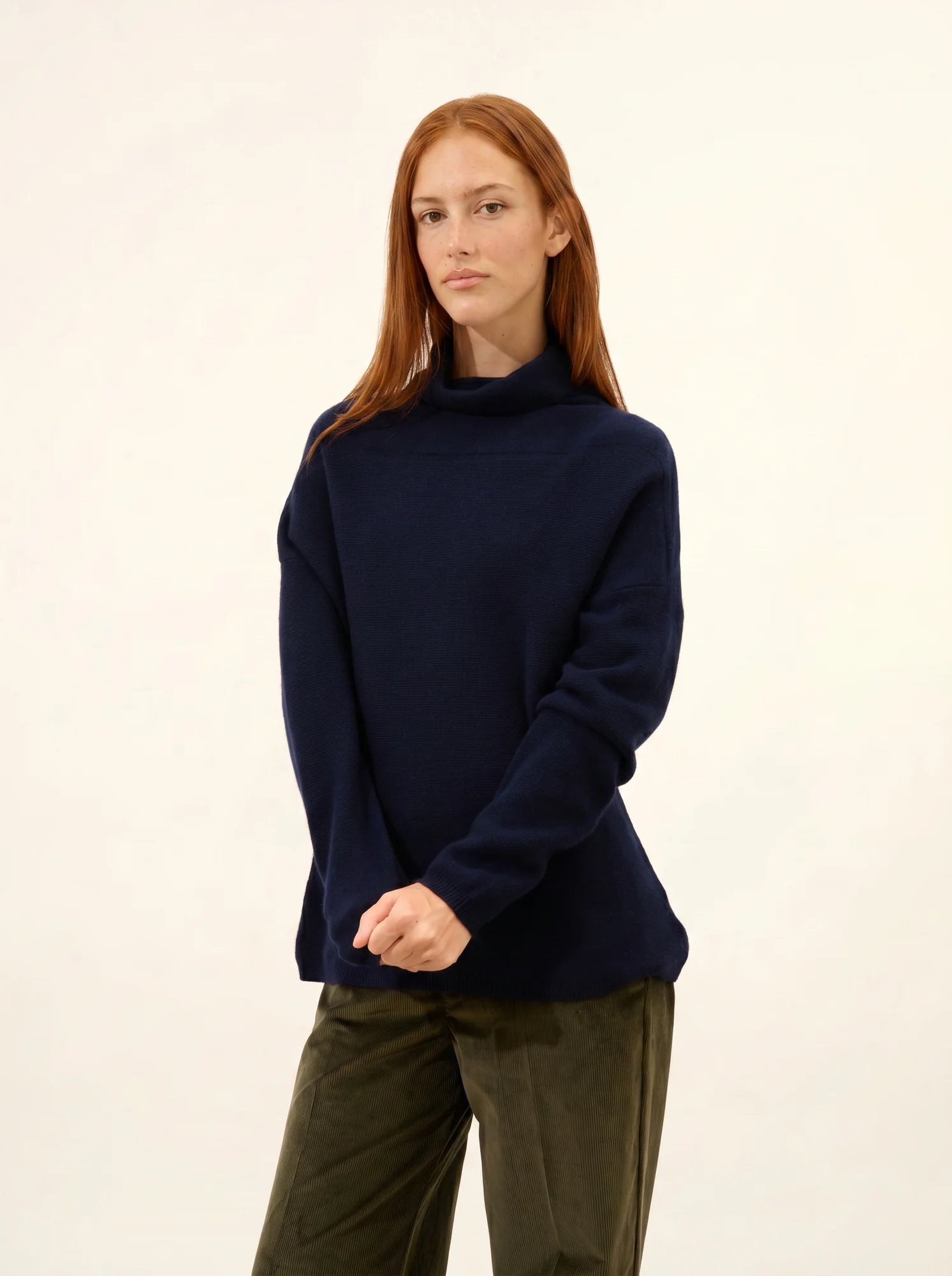 BLANTYRE pull col roulé bleu marine
