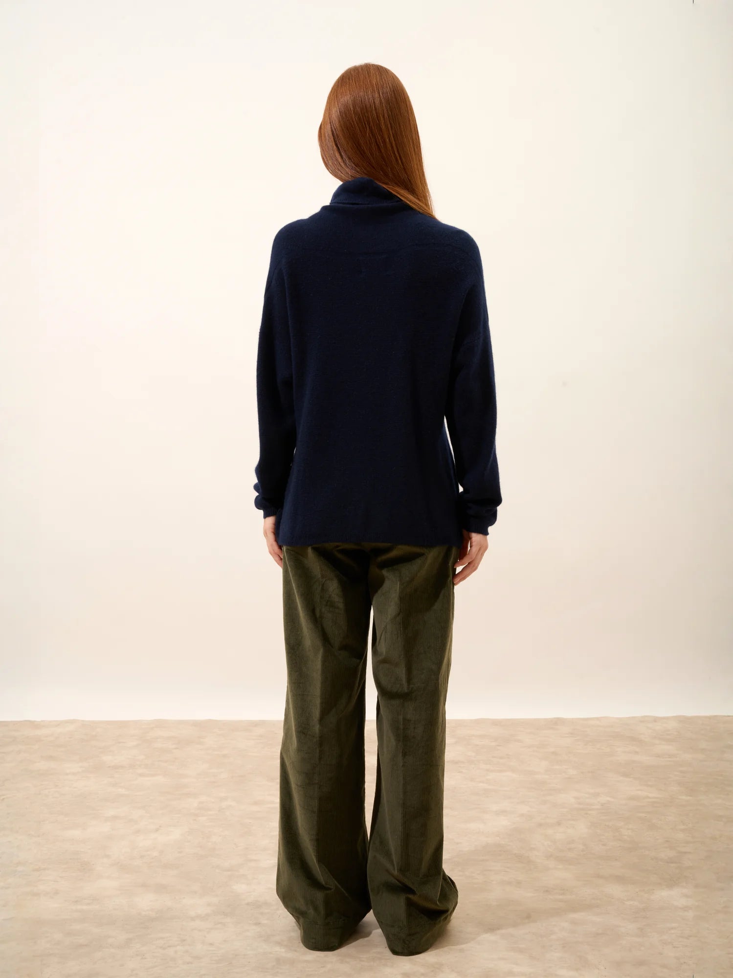 BLANTYRE pull col roulé bleu marine