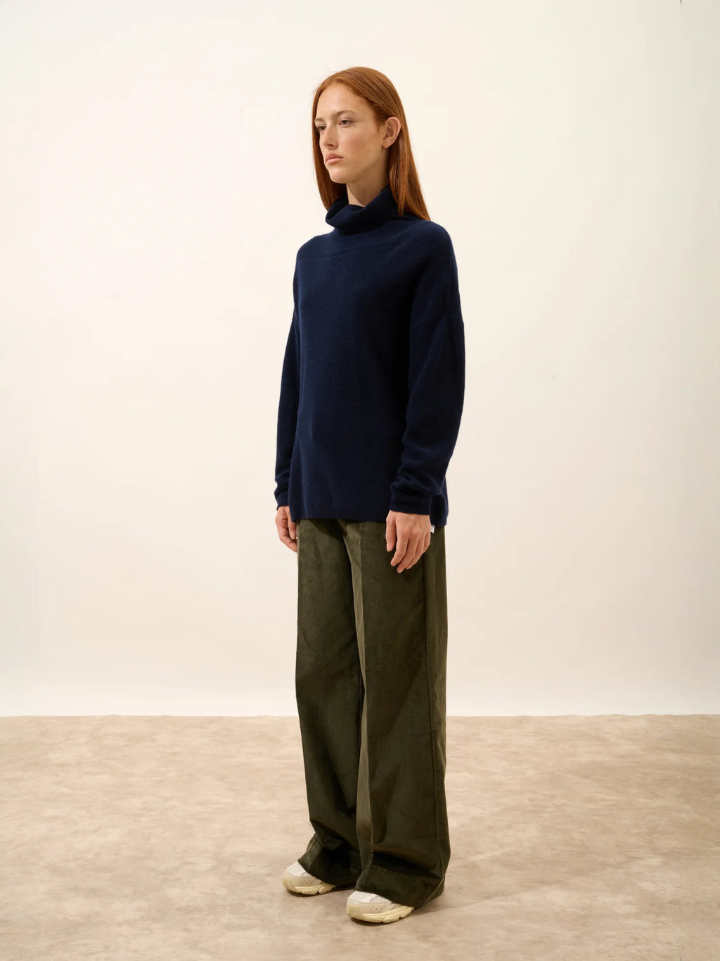 BLANTYRE pull col roulé bleu marine