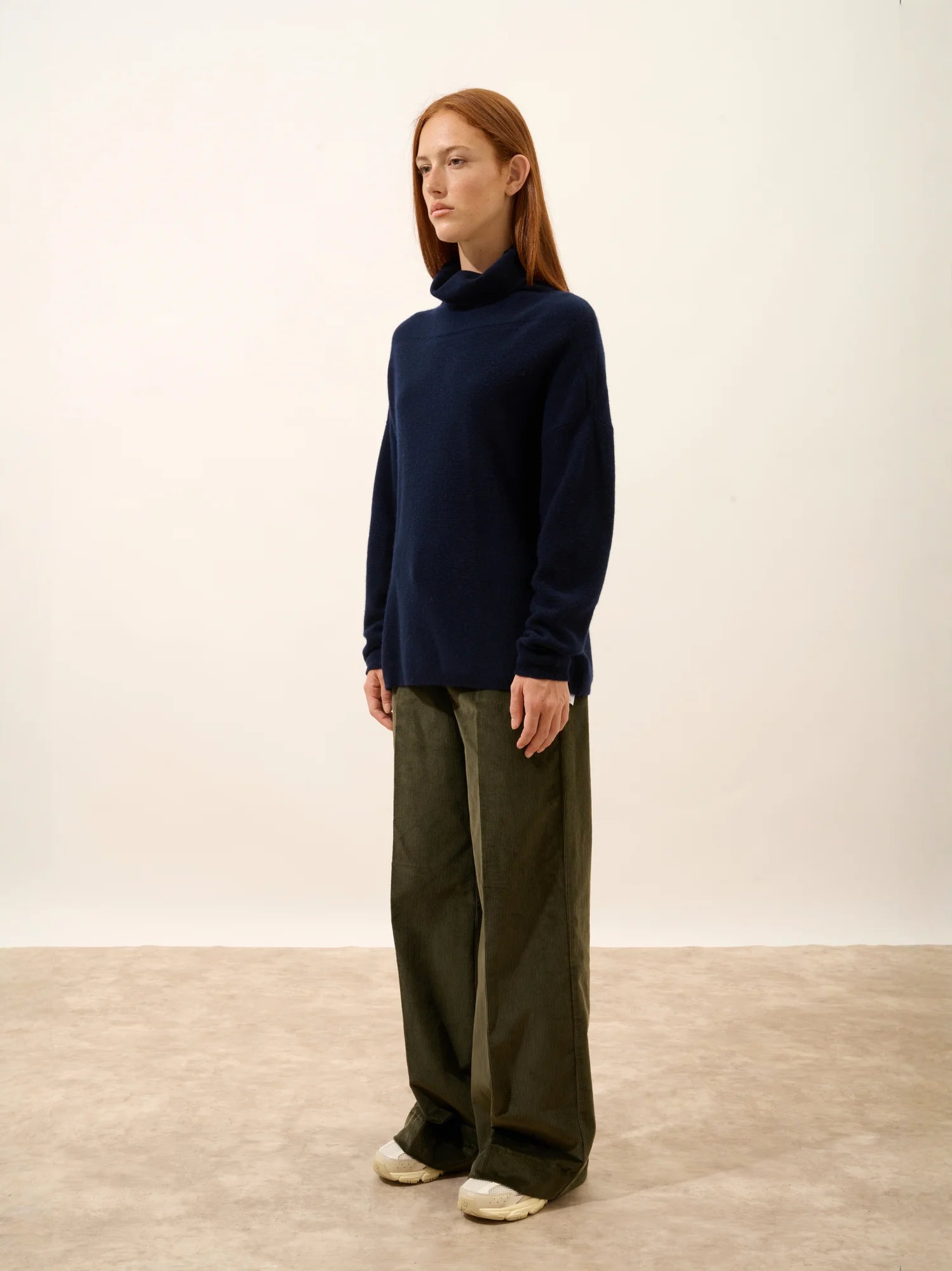 BLANTYRE pull col roulé bleu marine
