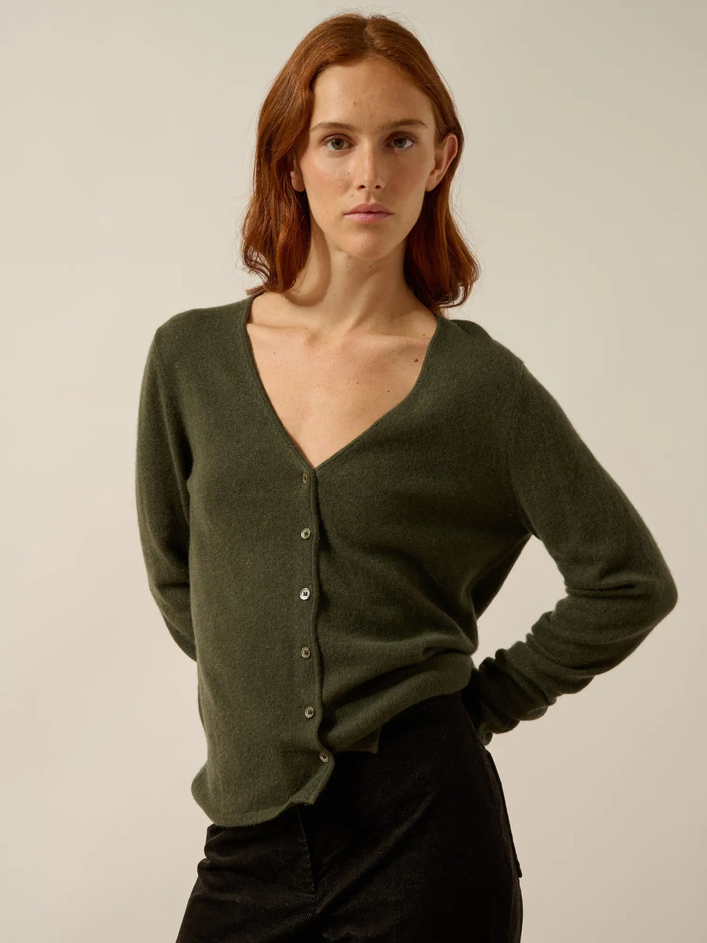 NORMA strickjacke v-ausschnitt khaki