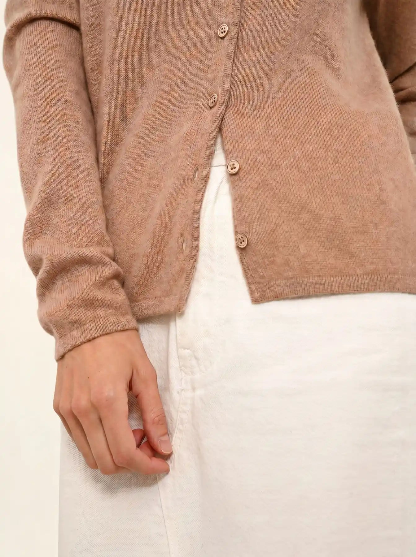 NORMA strickjacke v-ausschnitt camel meliert
