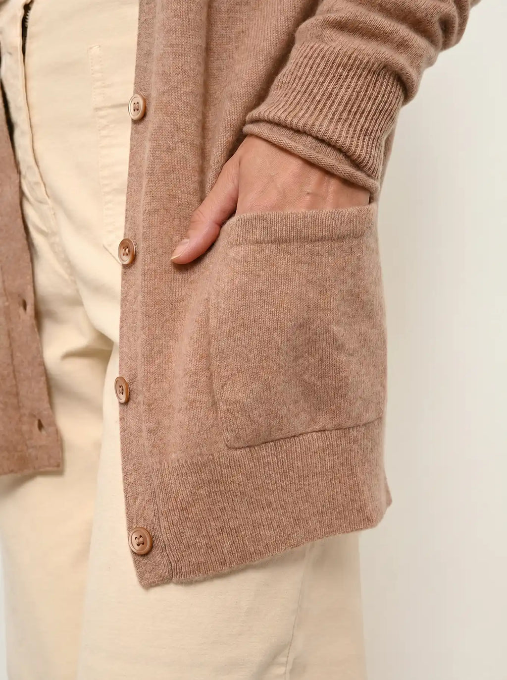 TOMMIE strickjacke v-ausschnitt camel meliert