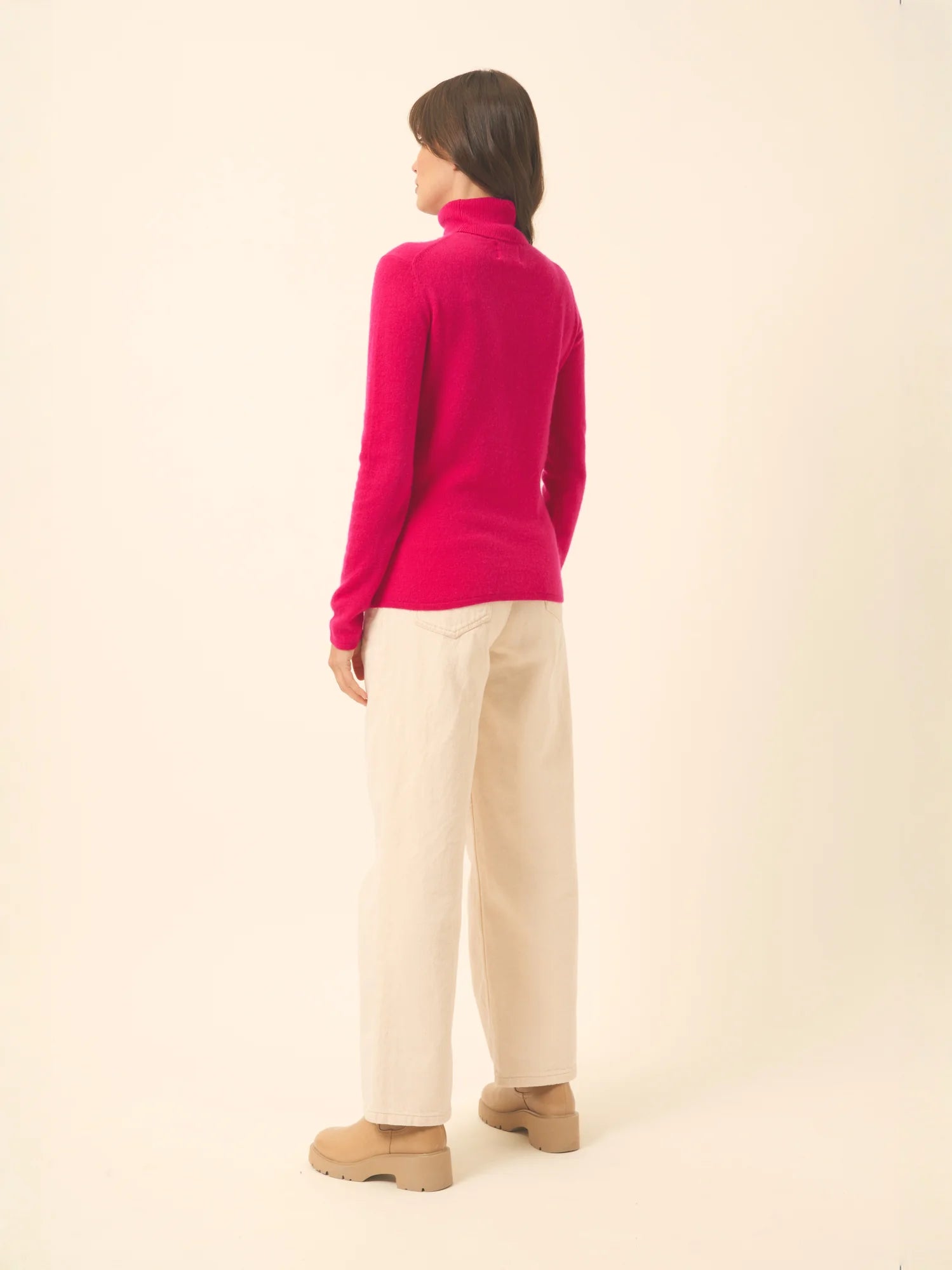 AVA pull col roulé fuchsia