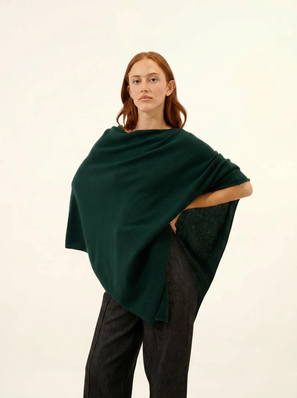 MEREDITH poncho zypresse