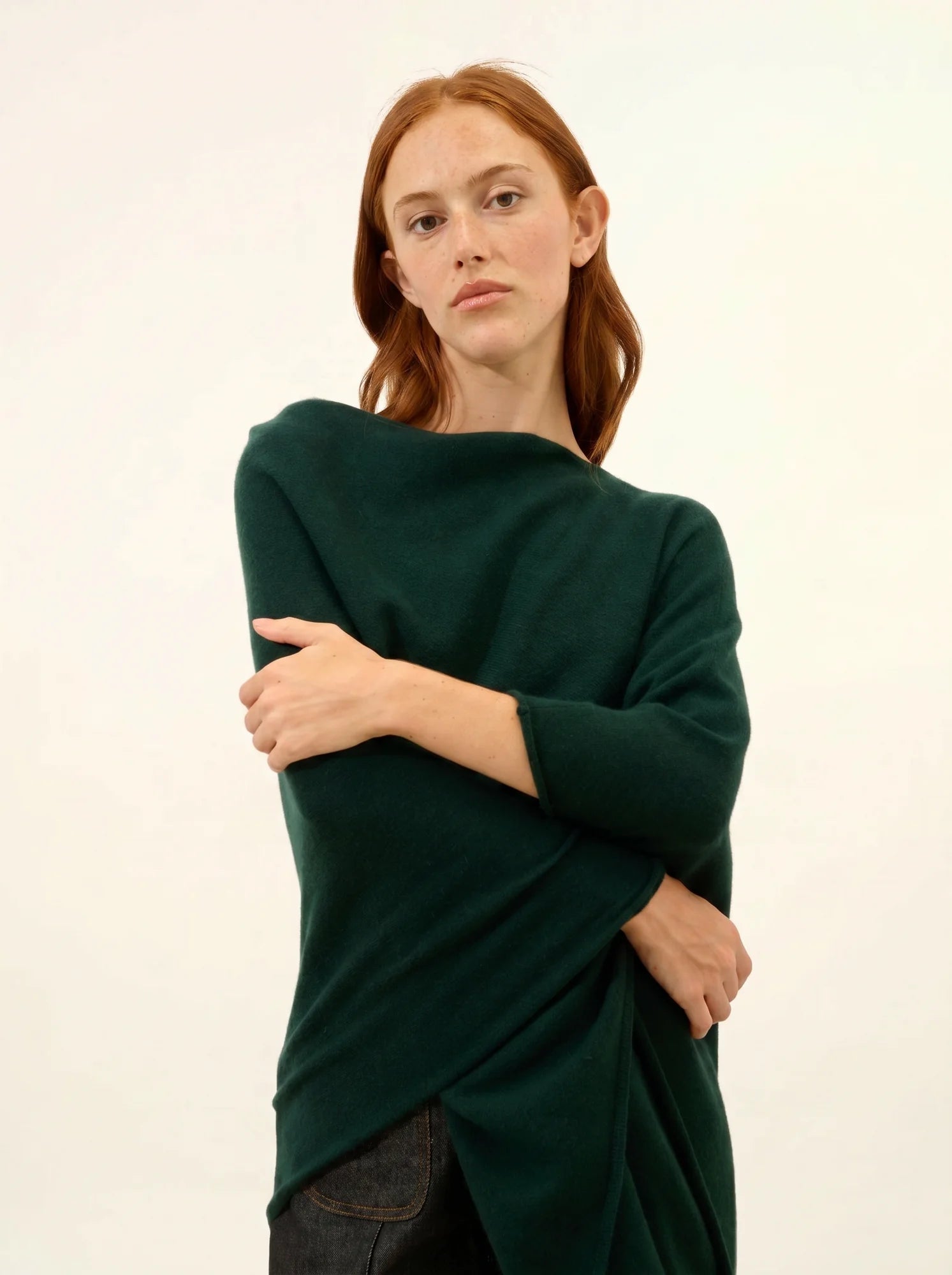 MEREDITH poncho zypresse