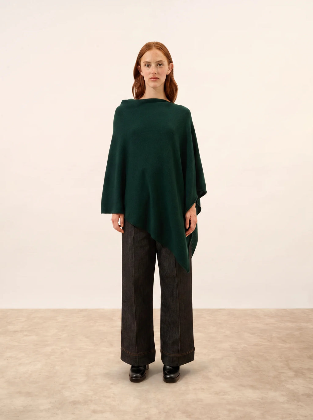 MEREDITH poncho zypresse