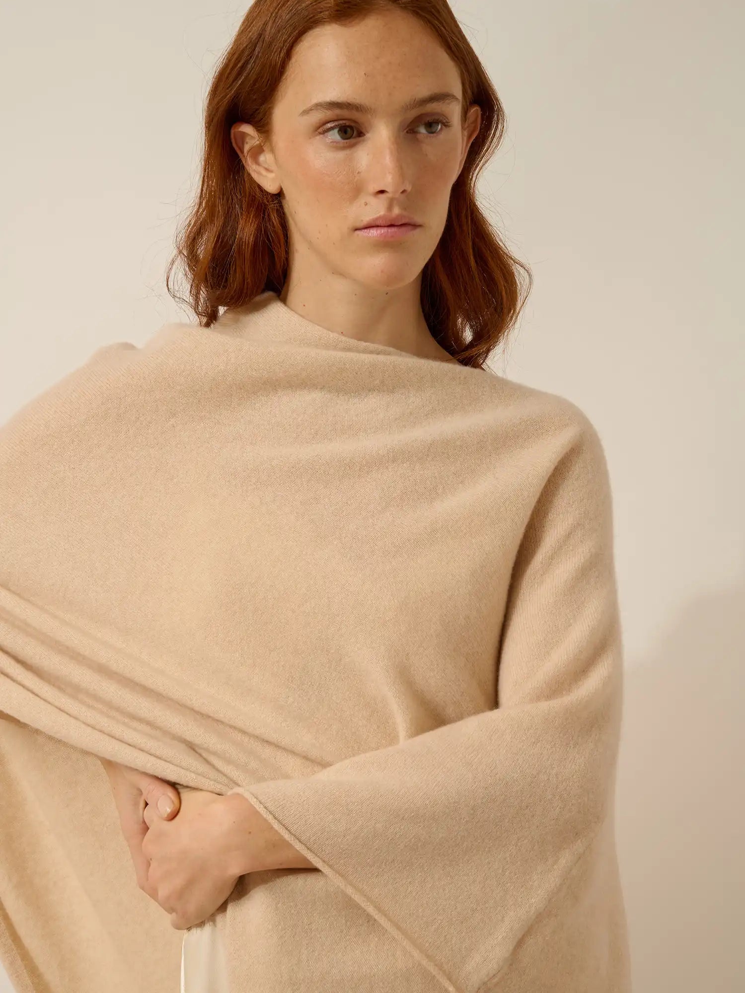 MEREDITH poncho sand