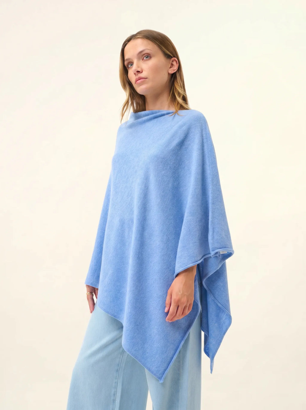 MEREDITH poncho himmelblau