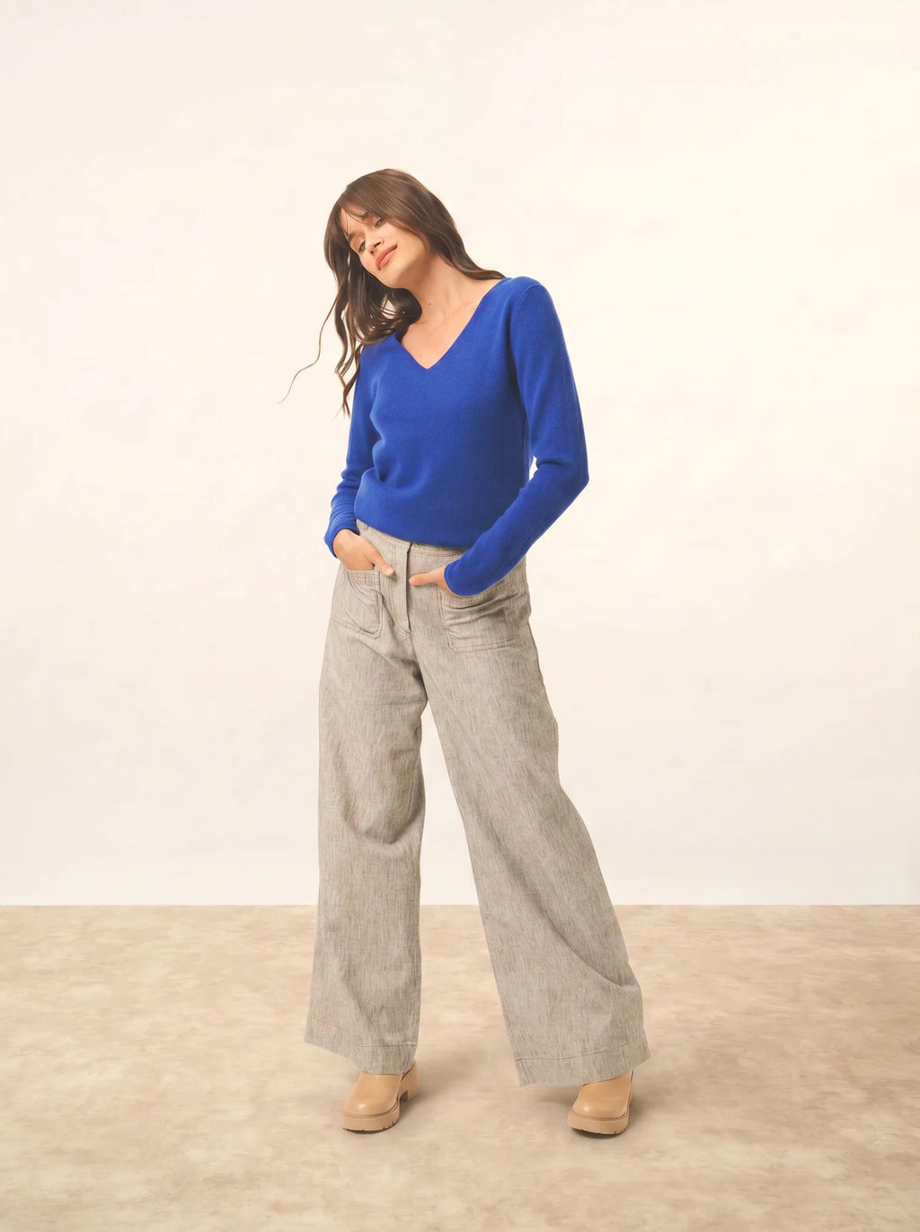 JOAN pull col V outremer