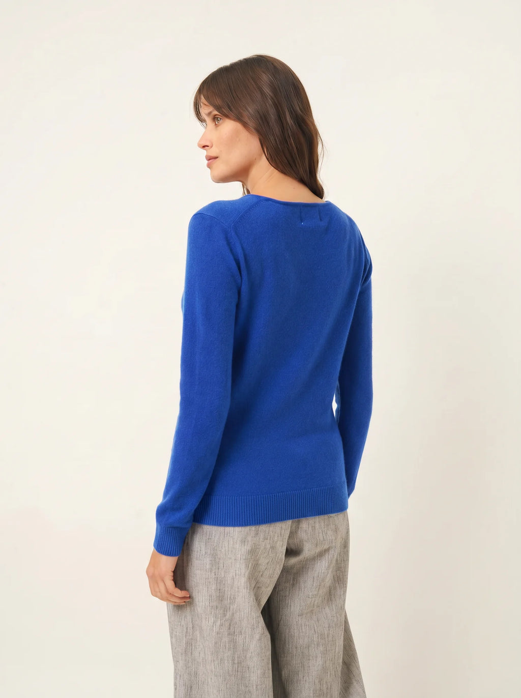 JOAN pull col V outremer