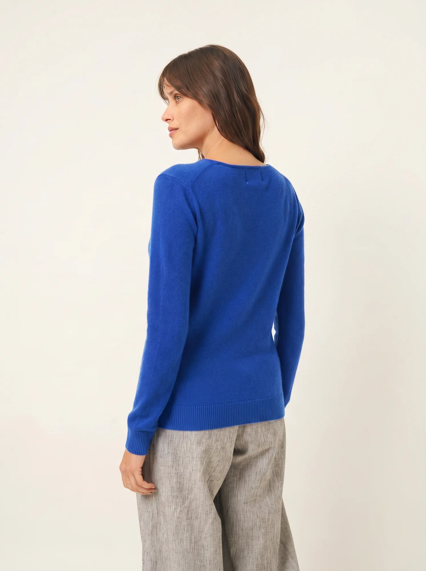 JOAN pull col V outremer
