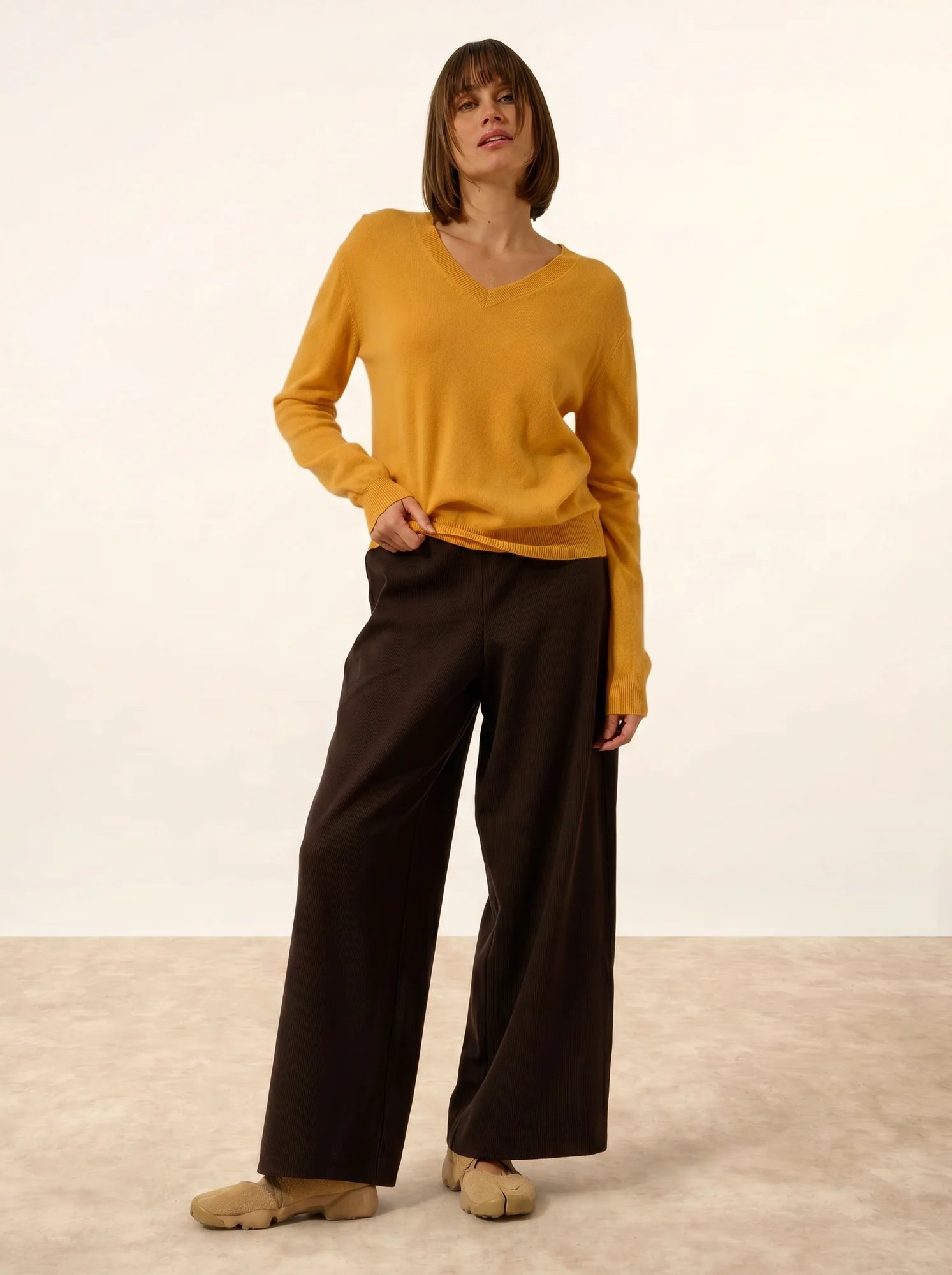 NORA pullover v-ausschnitt curcuma
