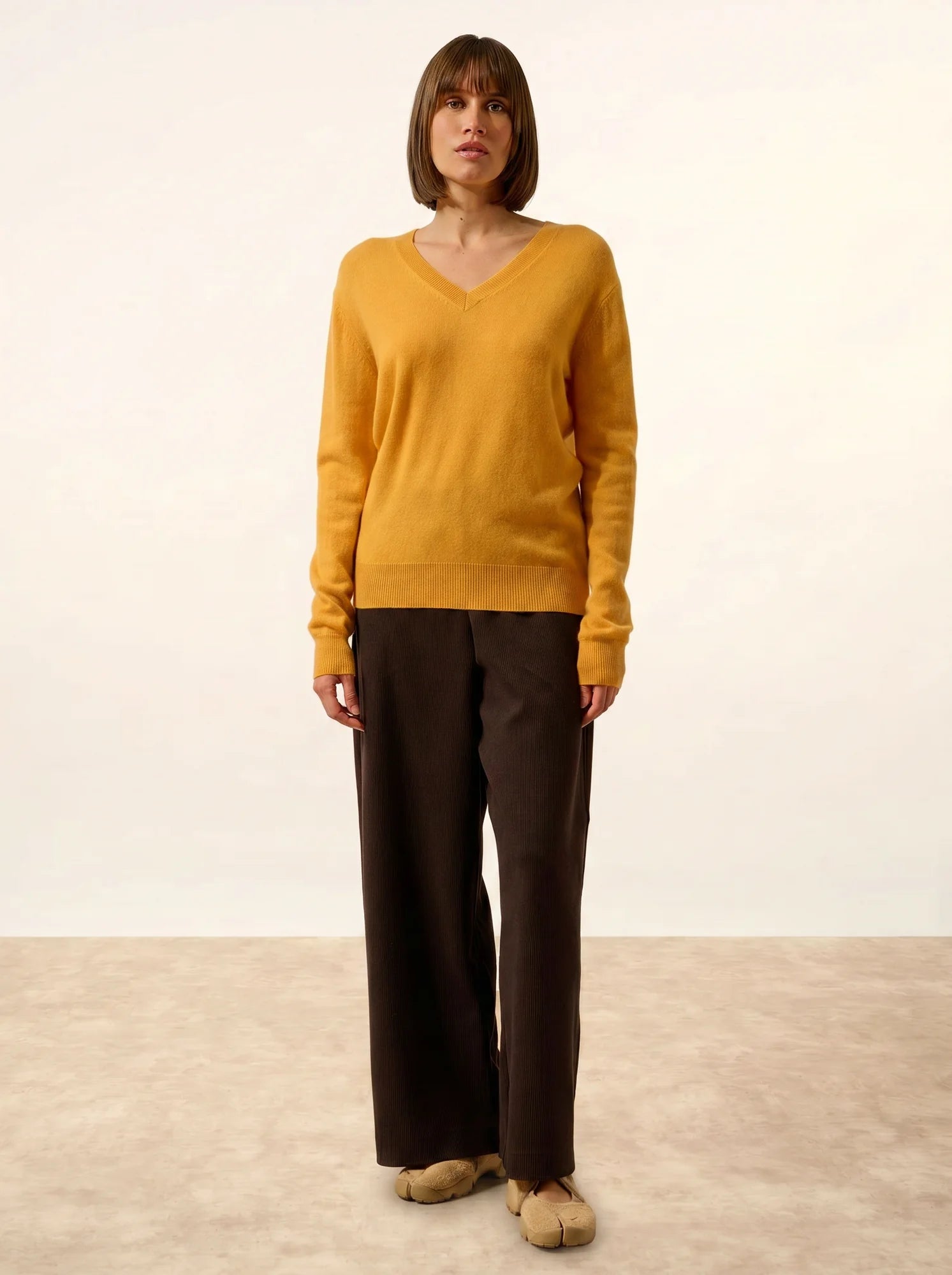 NORA pullover v-ausschnitt curcuma