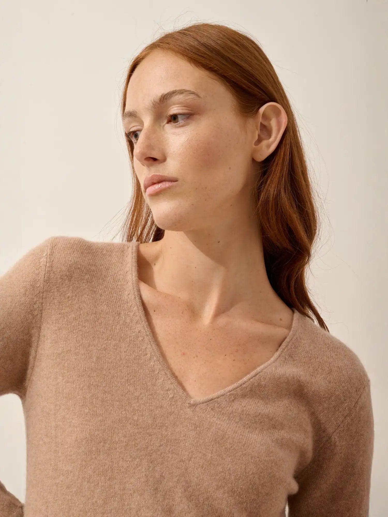 TRACY kleid v-ausschnitt camel meliert