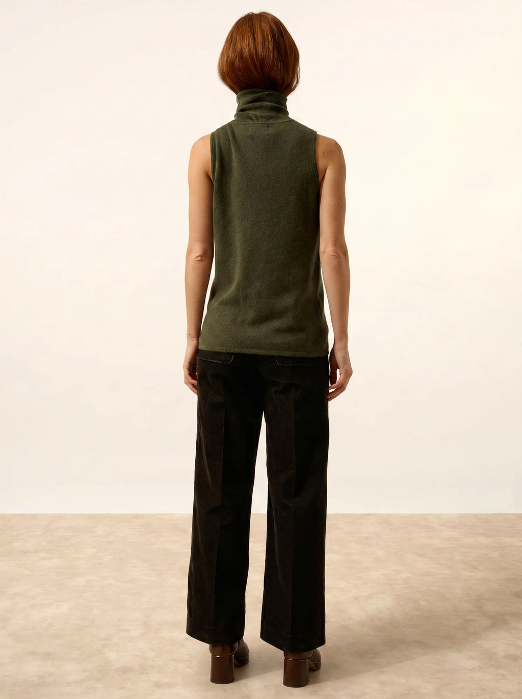 VIOLET pullover rollkragen ärmellos khaki