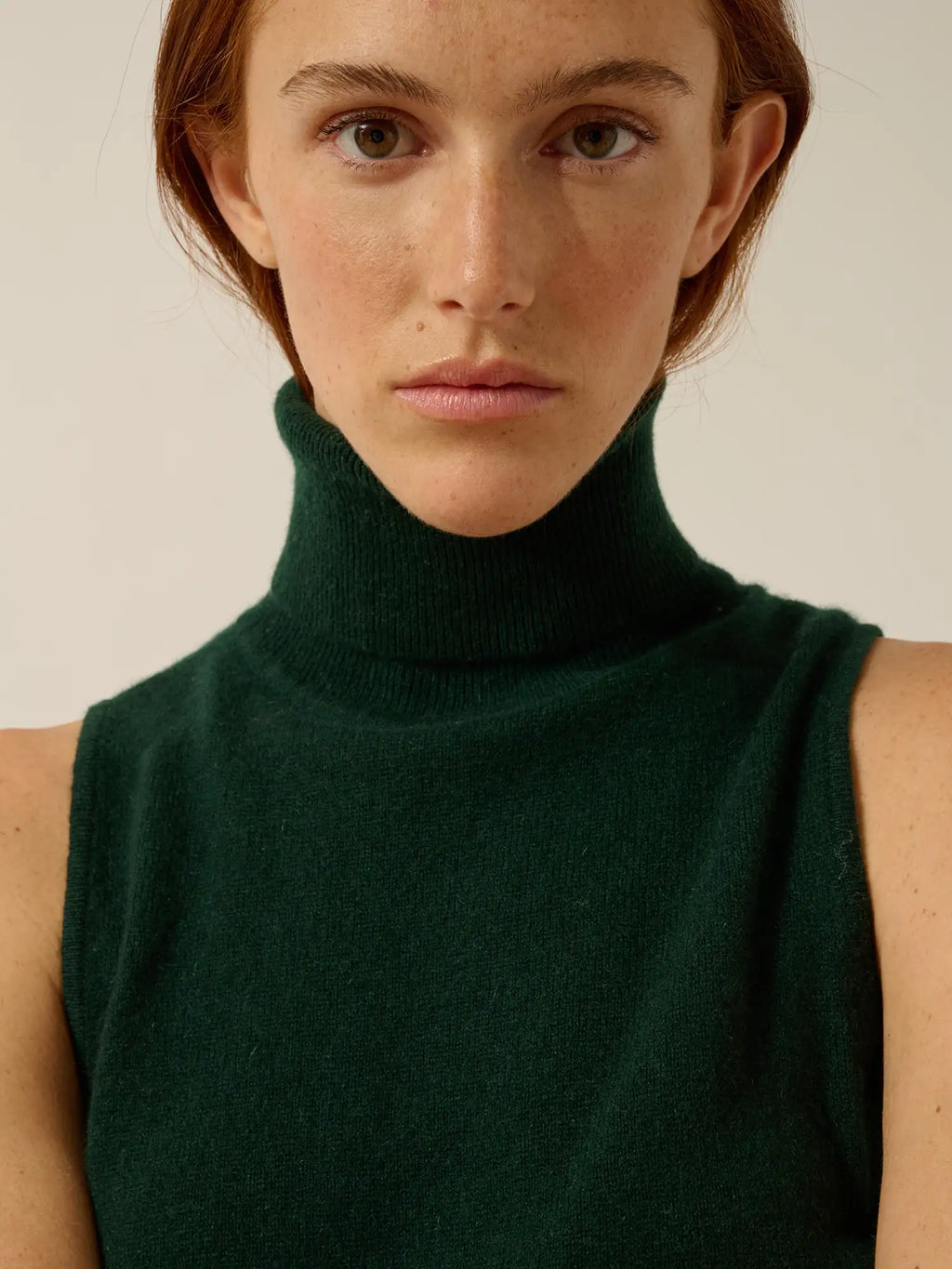 VIOLET pullover rollkragen ärmellos zypresse