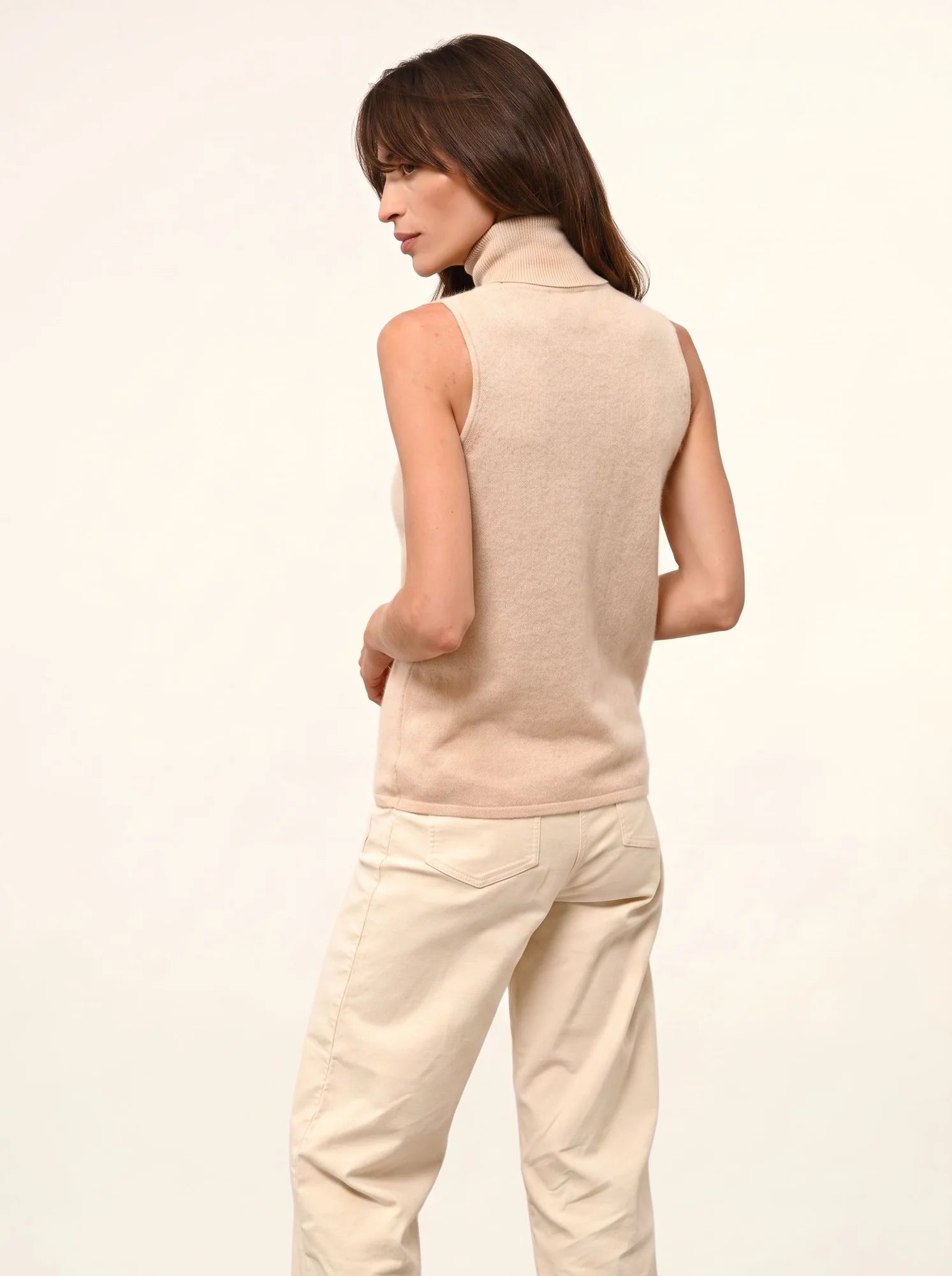 VIOLET pullover rollkragen ärmellos sand